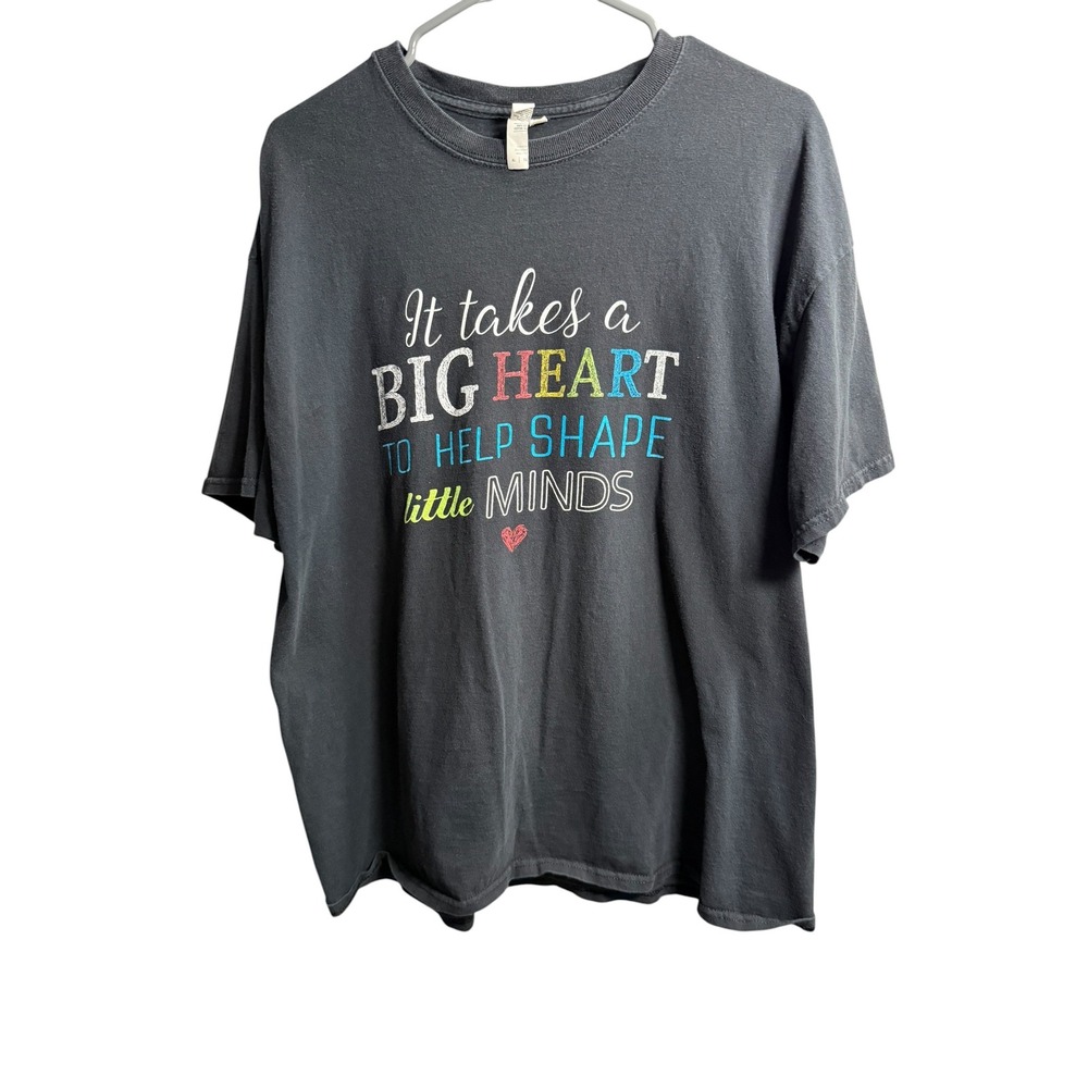 Gildan Big Heart Help Shape Little Minds Teacher Graphic T-Shirt Mens XL Gray - Picture 4 of 4